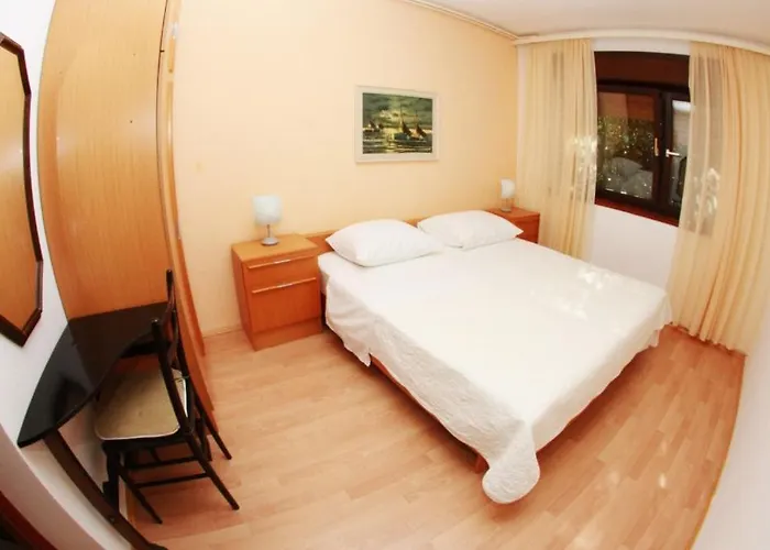 In With Terrace, Air Conditioning, Wi-fi 特罗吉尔