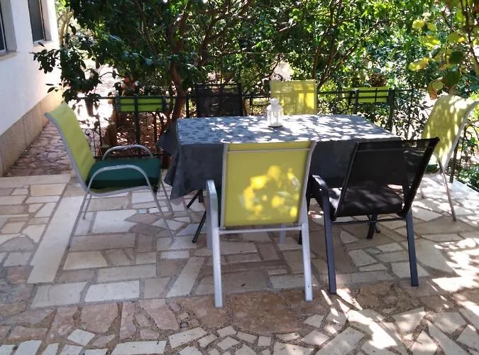 In With Terrace, Air Conditioning, Wi-fi 特罗吉尔