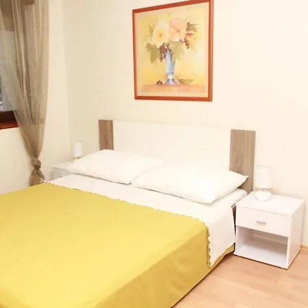 In With Terrace, Air Conditioning, Wi-fi טרוגיר