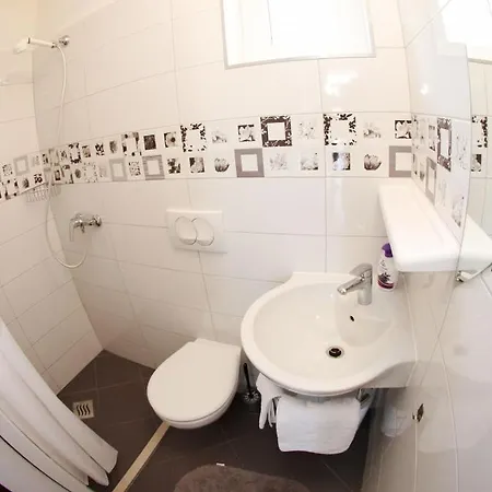 Daire In With Terrace, Air Conditioning, Wi-fi Trogir