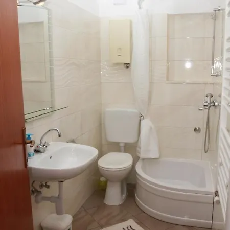 In With Terrace, Air Conditioning, Wi-fi