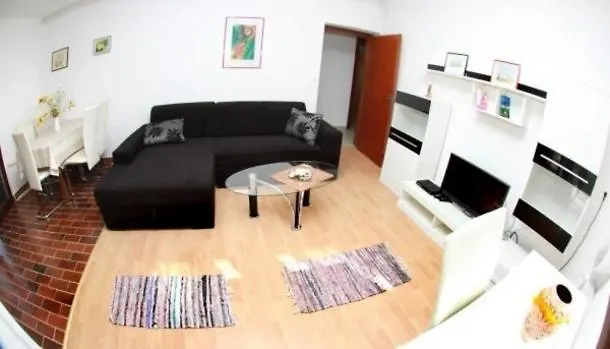In With Terrace, Air Conditioning, Wi-fi Apartment *
